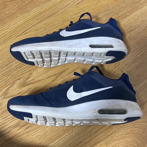 Nike Shoes - Picture 6 of 8